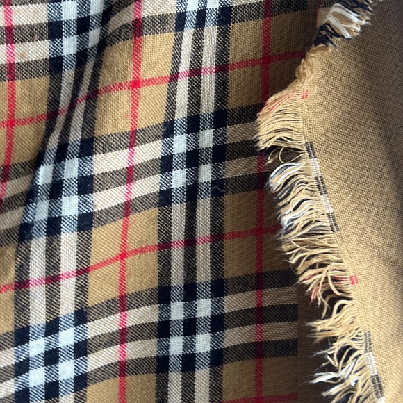 Burberry like shawl throw - Picture 2 of 6